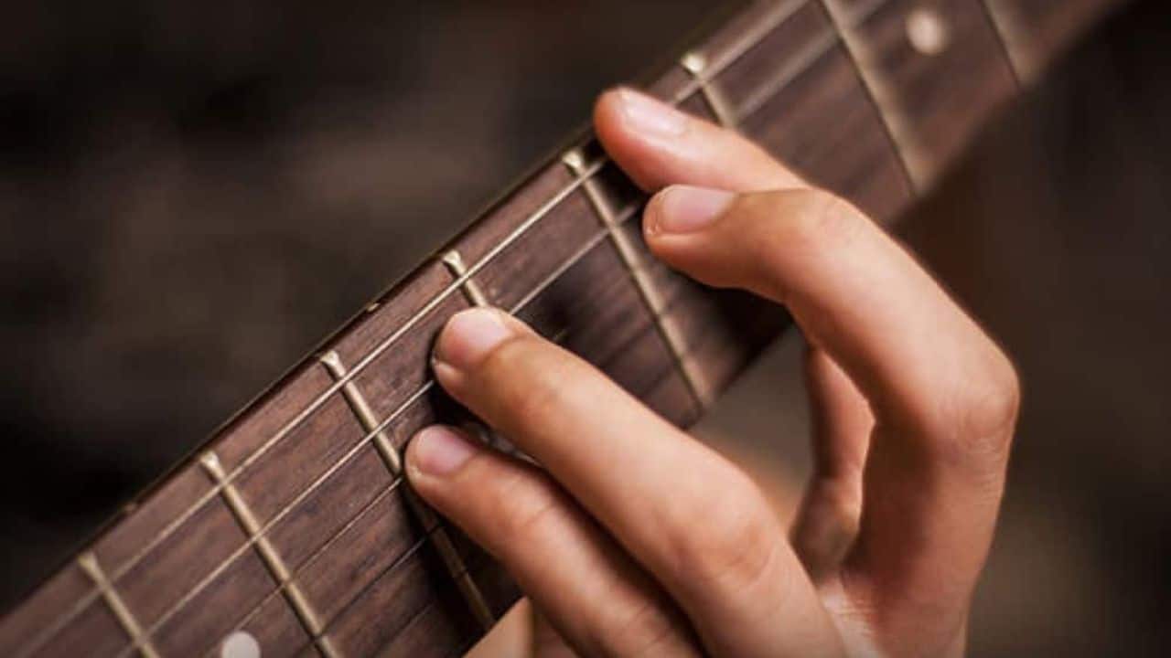 Forma di un powerchord sulla chitarra